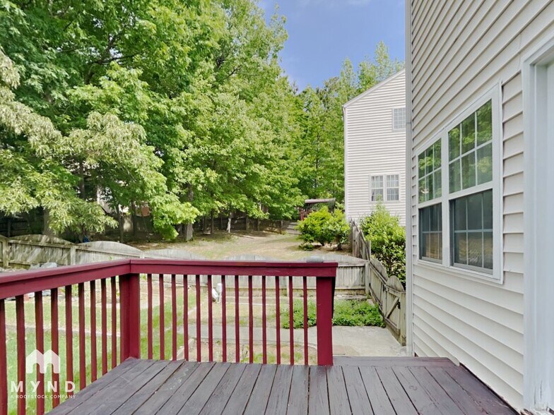 Building Photo - 1085 Vauxhall Dr