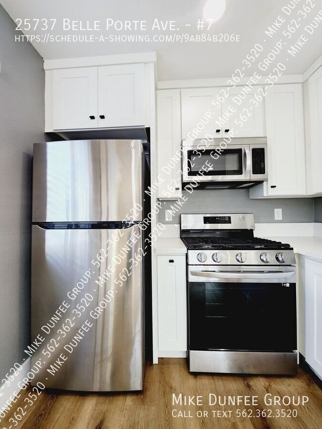 Building Photo - Newly Remodeled 2 Bedroom 1 Bath in Harbor...