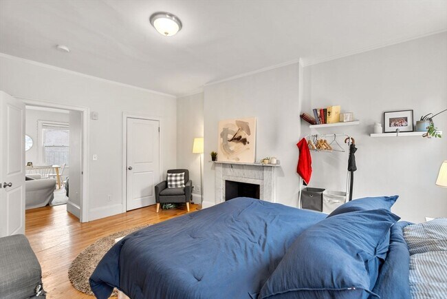 Building Photo - 62 W Cedar St