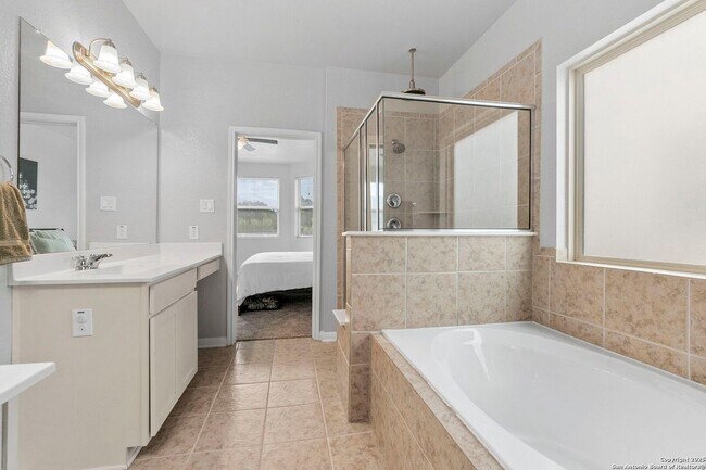 Building Photo - 4 Bedroom/2.5 Bathroom Tribute Ranch Subdi...