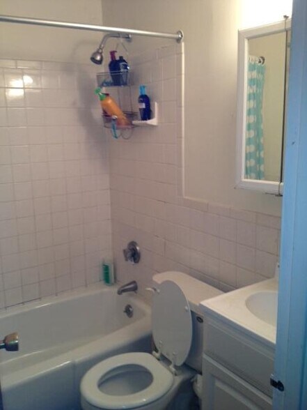 Building Photo - 651 Beacon St