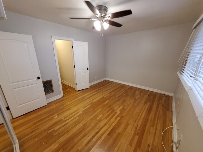 Building Photo - 920 Westbourne Dr