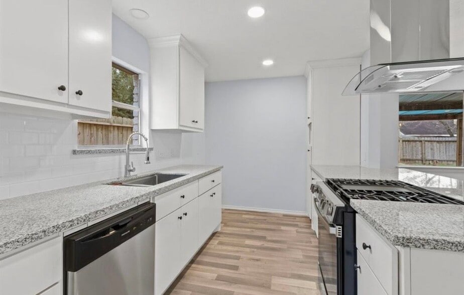 Building Photo - 3814 Brier Gardens Dr