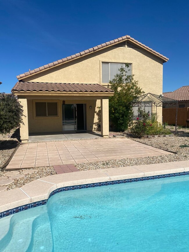 Primary Photo - 3 bed / 3 bath w/Pool on Large Lot in Glen...