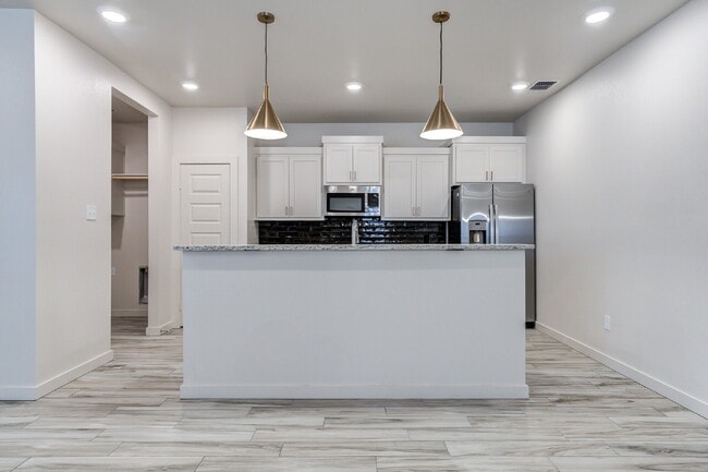 Building Photo - Brand new townhomes in Frenship East!