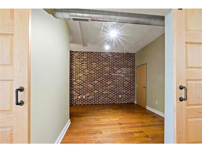 Building Photo - 2929 Chicago Ave