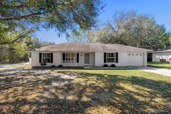 Primary Photo - 2205 Bluegrass St