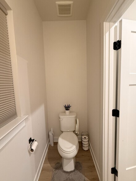 Powder Room - 3212 Vanessa Dr