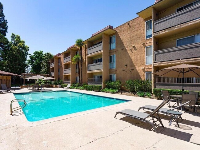 Building Photo - Impressive, 2 BD/2BA, condo available for ...