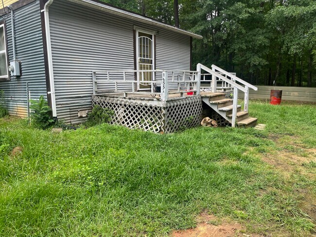 Front porch/entrance - 10557 County Road 165 N