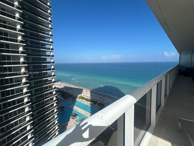 Building Photo - 1830 S Ocean Dr