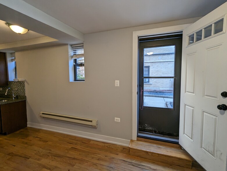 Building Photo - 2842 N Orchard St