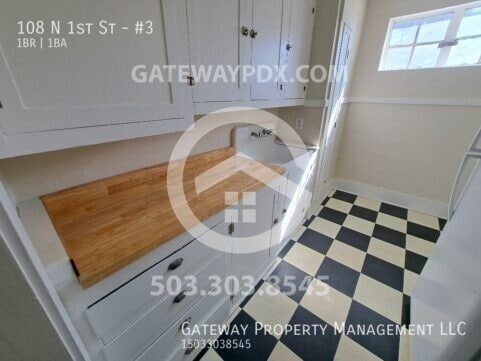 Building Photo - 108 N 1st St