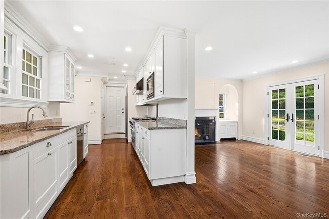 Building Photo - 6 Club Rd