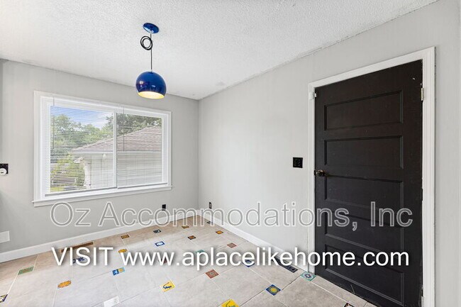 Building Photo - 8201 E 110th St