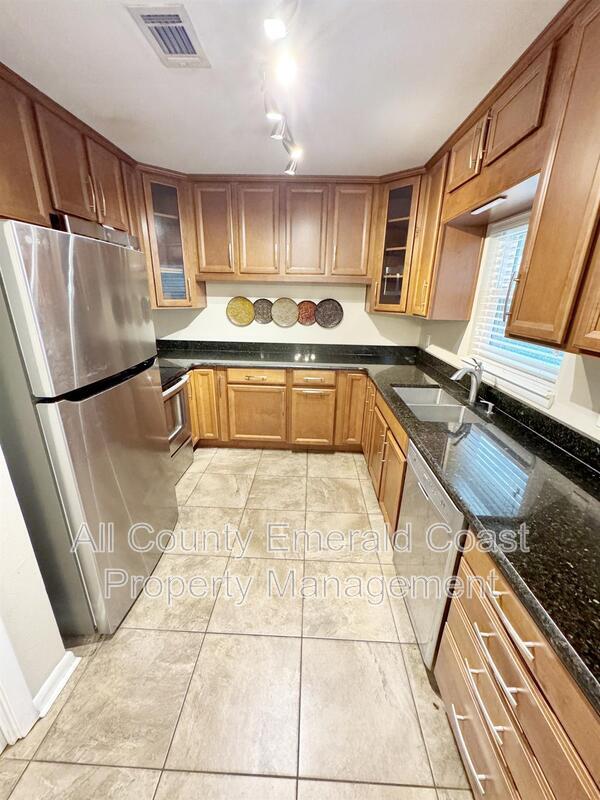 Building Photo - 506 Trenton St