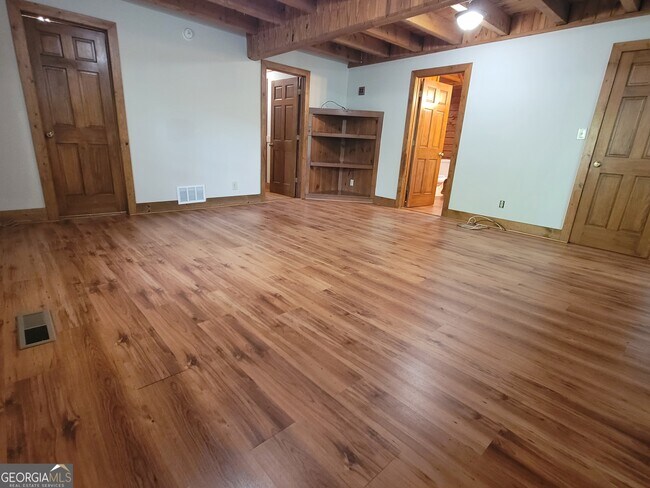 Building Photo - 2391 Booth Cir