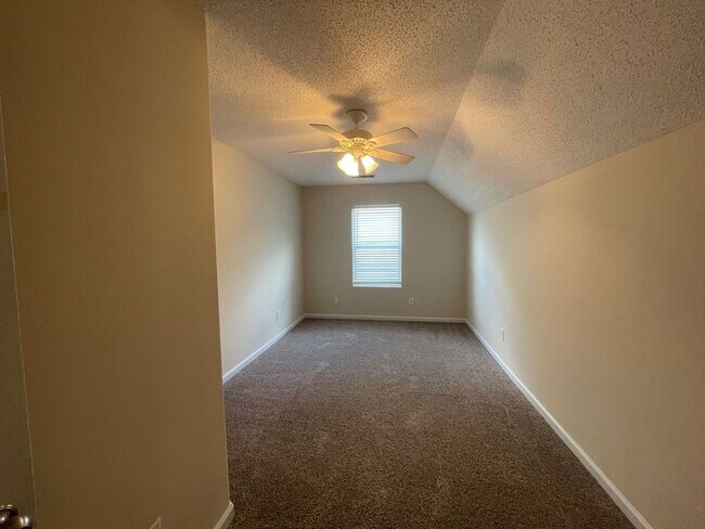 Building Photo - PRE-LEASING FOR AUGUST 2026!
