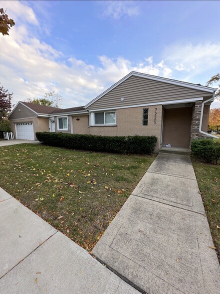 Building Photo - 7225 E Prairie Rd