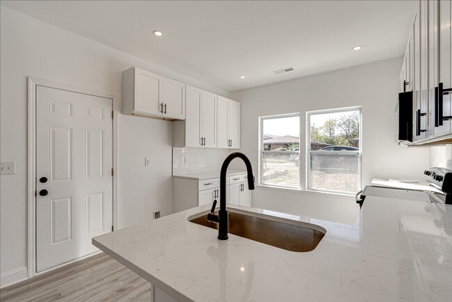Building Photo - Brand New 3BR/2BA Home for Rent – Modern C...