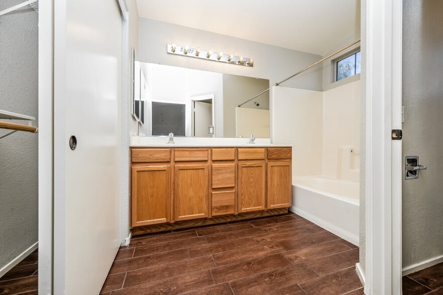 Building Photo - 6333 Winter Valley Ct