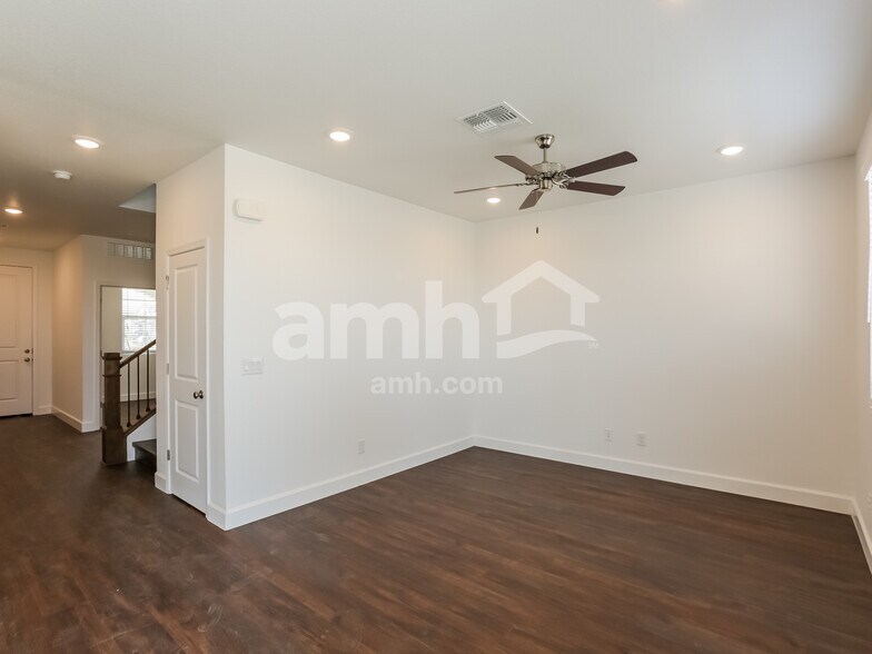 Building Photo - 8863 N 171st Dr