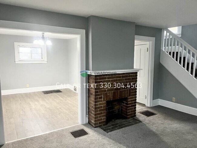 Building Photo - 1012 Brown St