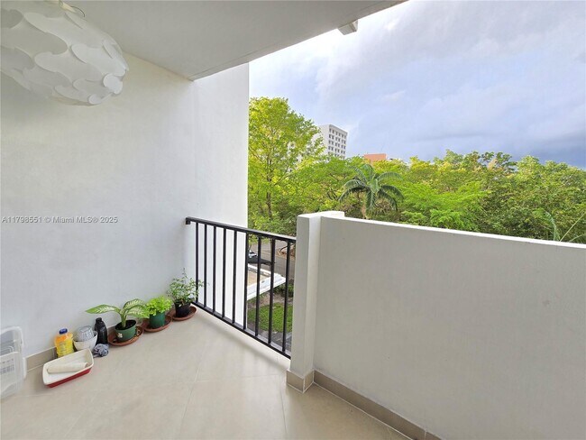 Building Photo - 2780 NE 183rd St