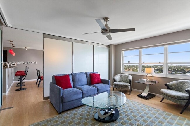 Building Photo - 340 Sunset Dr