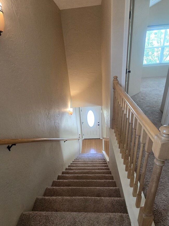 Building Photo - 3 Bedroom 2.5 Bath in Talent