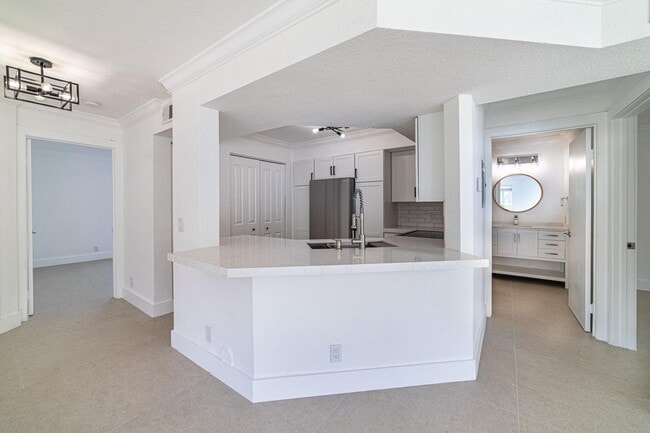 Building Photo - 815 Boynton Beach Blvd