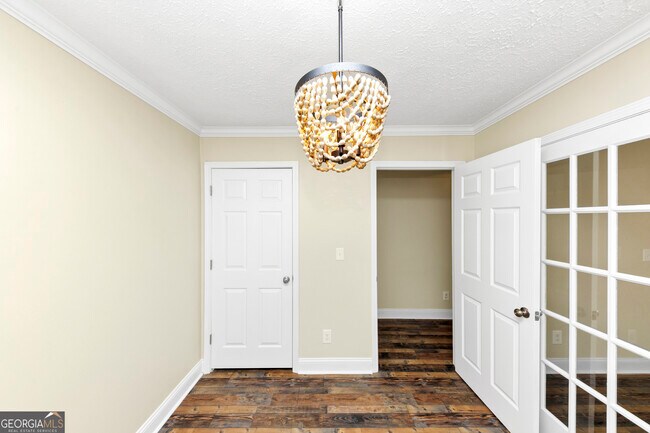 Building Photo - 1810 Evans Dr SW