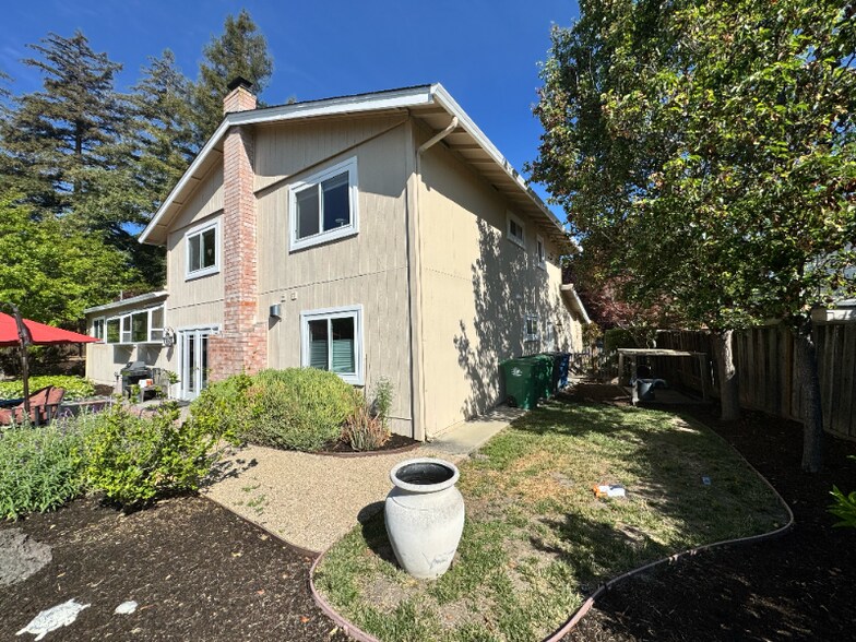 Building Photo - 361 Murindo Pl