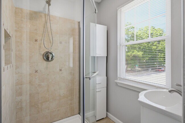 Building Photo - 5475 Davis Way