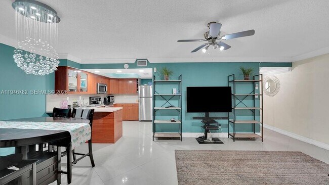 Building Photo - 6 Spinning Wheel Ln