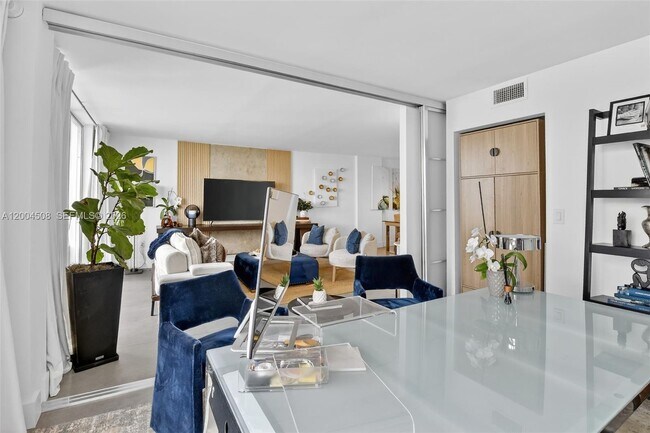 Building Photo - 2780 NE 183rd St