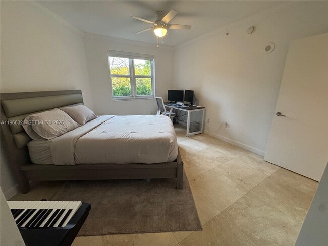 Building Photo - 20000 E Country Club Dr