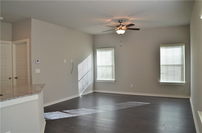 Building Photo - 2413 SW Arbor Rd