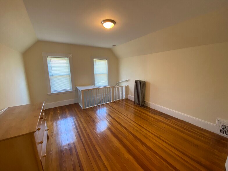 Building Photo - 43 Teele Ave
