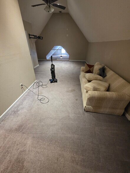 2nd floor - 521 E 7TH AVE