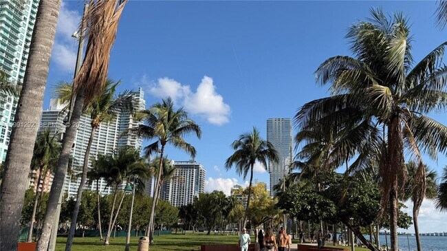 Building Photo - 555 NE 15th St