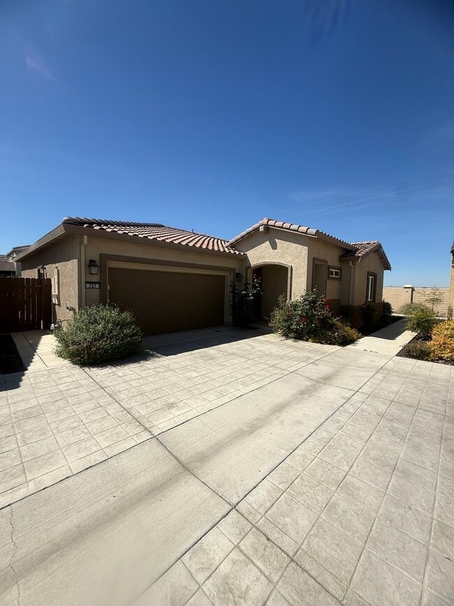 Building Photo - Beautiful 2 Bed / 2 Bath Home in 55+ Gated Community – Move-In Ready!