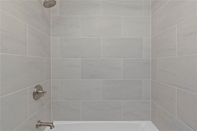 Building Photo - 34 Arrowhead Way S