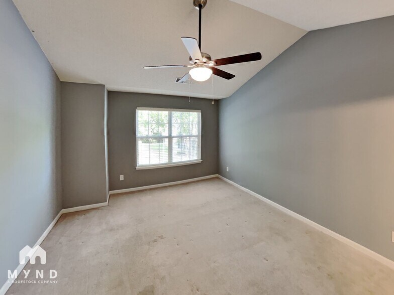 Building Photo - 16724 Timber Crossing Rd