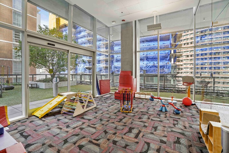 Building Photo - 223 E Illinois St