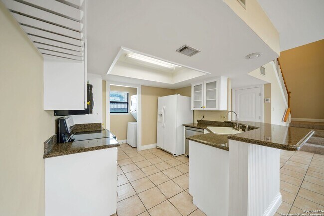 Building Photo - Hill Country Retreat