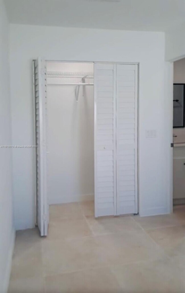 Building Photo - 16020 SW 98th Ct