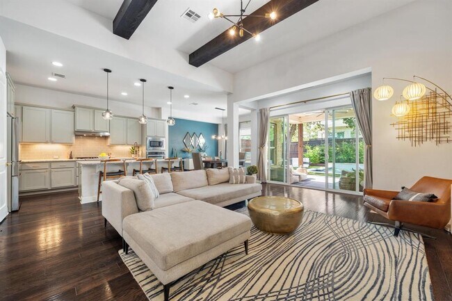 Building Photo - 6701 Teulada Dr