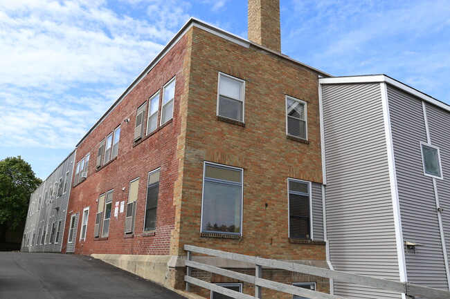 Building Photo - 25 Laval St