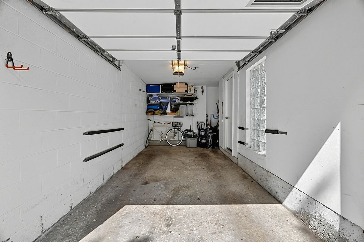 Building Photo - 2809 N Wolcott Ave
